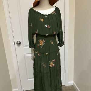 Fig and Flower Dark Green Floral Long Sleeve Dress